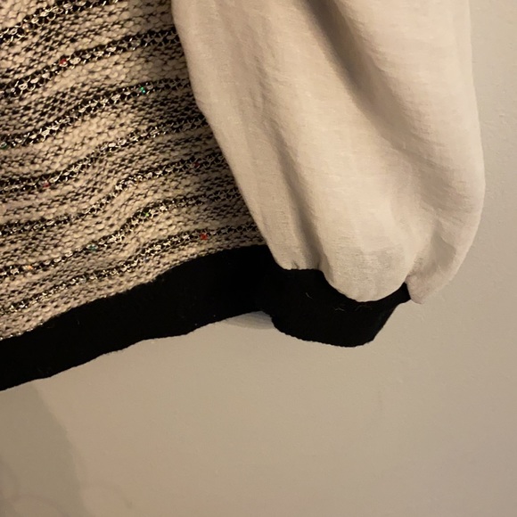 🟢10/$10 - dressy top - Picture 3 of 5